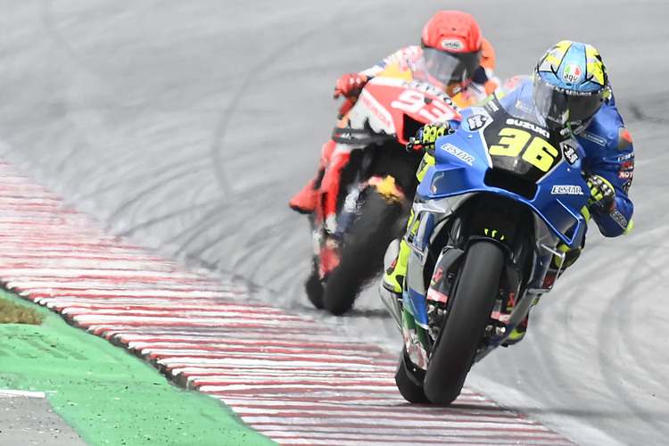 Joan Mir vor Marc Márquez