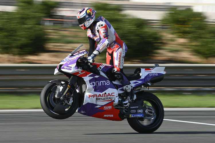 Jorge Martin feiert Platz 2 am Freitag mit einem Stand-up-Wheelie