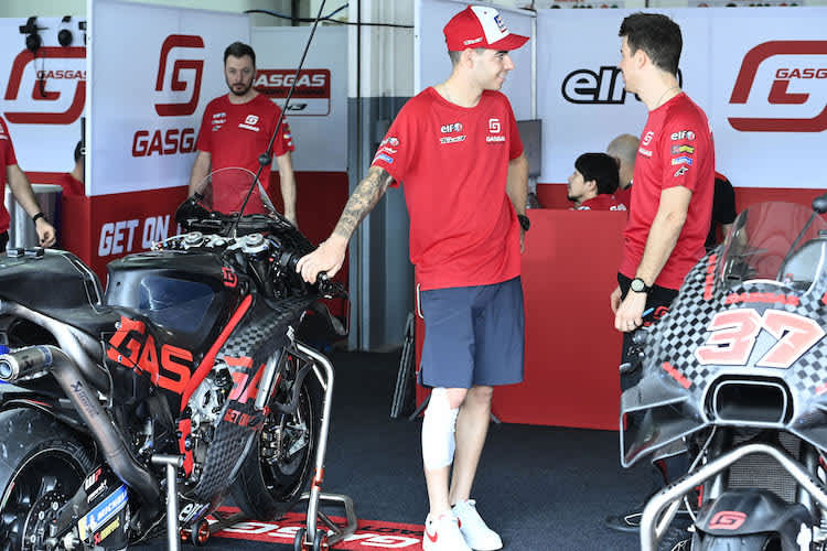 Augusto Fernández nach seinem Rennradunfall in Sepang