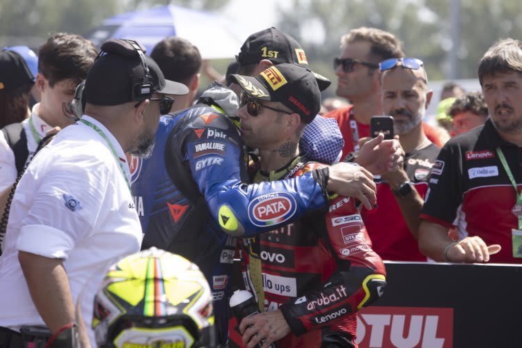 Toprak Razgatlioglu und Alvaro Bautista	