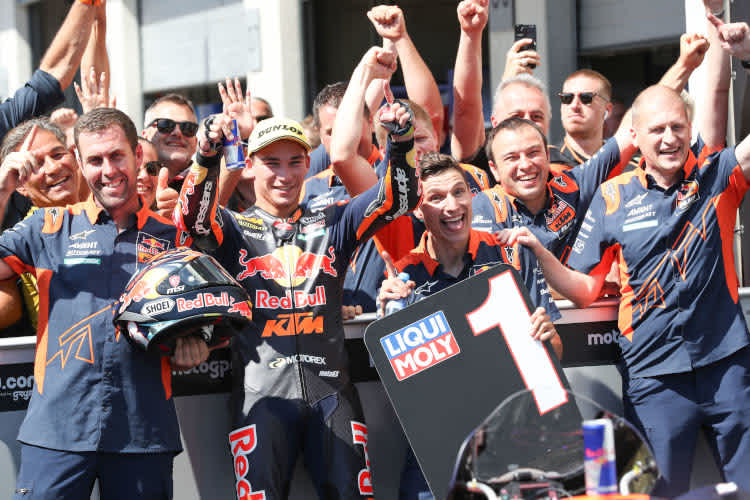 Jubel um Sieger Deniz Öncü