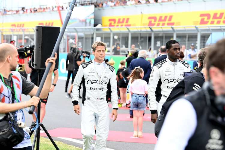 Brad Pitt und Damson Idris bei den Dreharbeiten in Silverstone