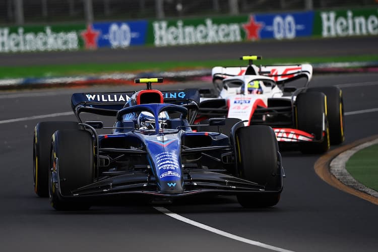 Nicholas Latifi (Williams) vor Mick Schumacher (Haas)