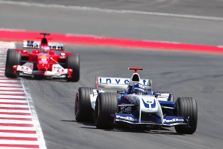 Im Vergleich mit dem Ferrari gut zu sehen: die eigenwillige Nasenform am Williams