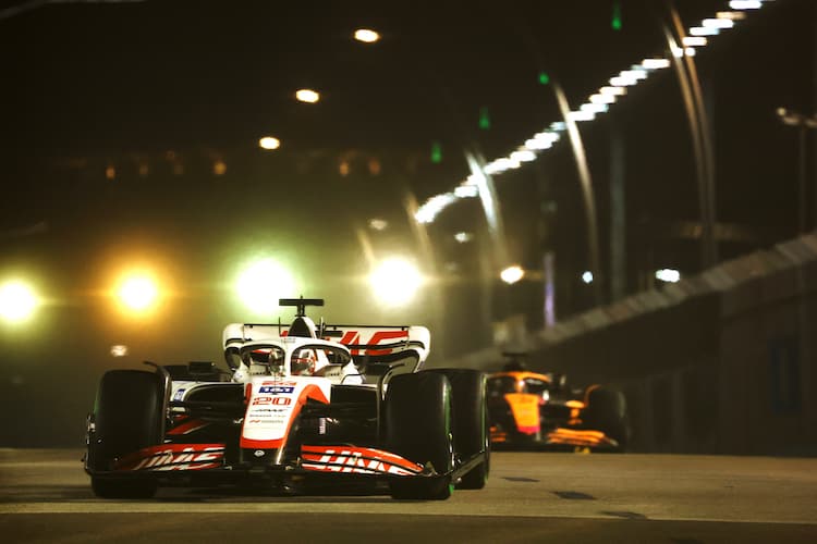 Kevin Magnussen in Singapur