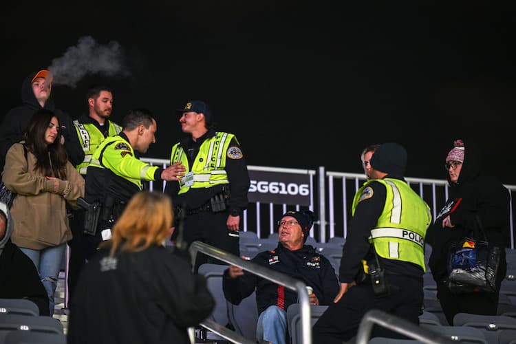 Enttäuschte Fans am ersten Trainingstag von Las Vegas