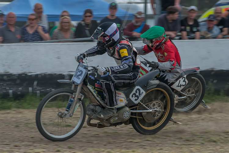Timo Wachs (32) siegte beim Langbahnpokal Solo vor Jens Buchberger (43)