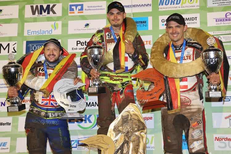 Podest in Werlte: Romano Hummel (Mitte), Chris Harris (l.) und Andrew Appelton (r.)