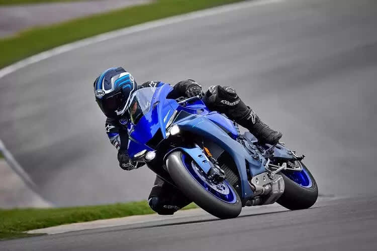Kommt für 2023 eine neue Yamaha R1?	