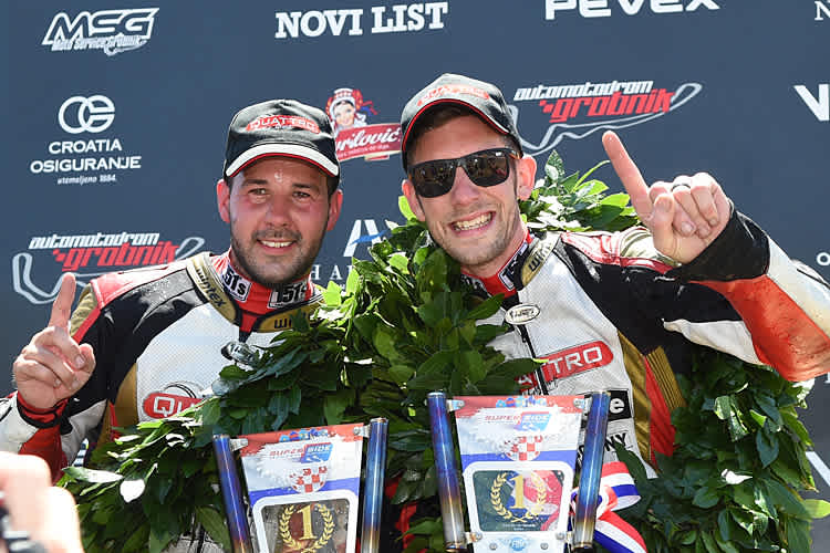 Die glücklichen Sieger Stephen Kershaw (re.) und Ryan Charlwwod