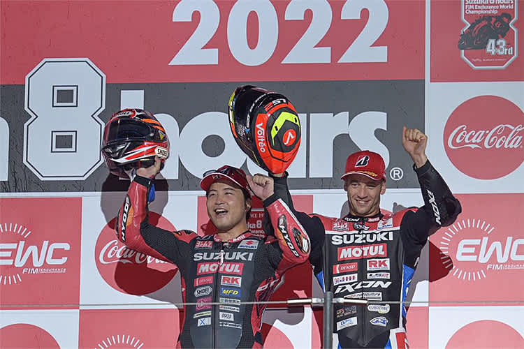 Die Freude über Rang 3 war bei Kazuki Watanabe (li.) und Gregg Black groß