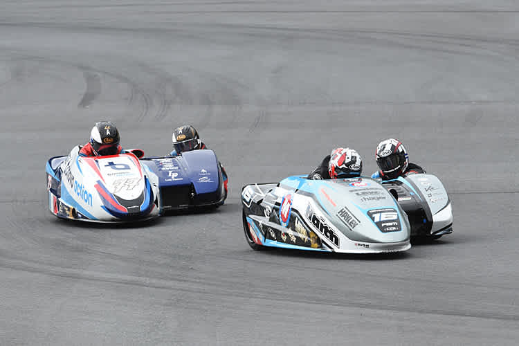 Die Birchalls (vorne) und Reeves/Rousseau lieferten sich schöne Duelle