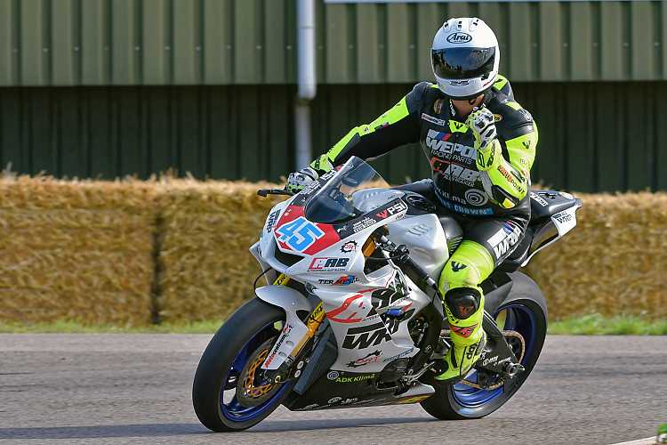 Marek Cervený holte sich zum dritten Mal den Gesamtsieg in der IRRC Supersport