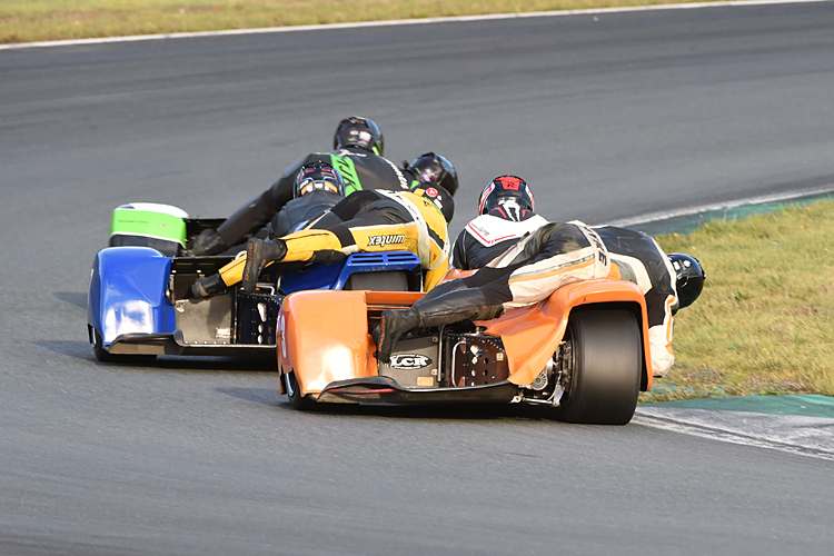 Beim Sidecar Festival in Oschersleben sind spannende Rad-an-Rad-Kämpfe garantiert