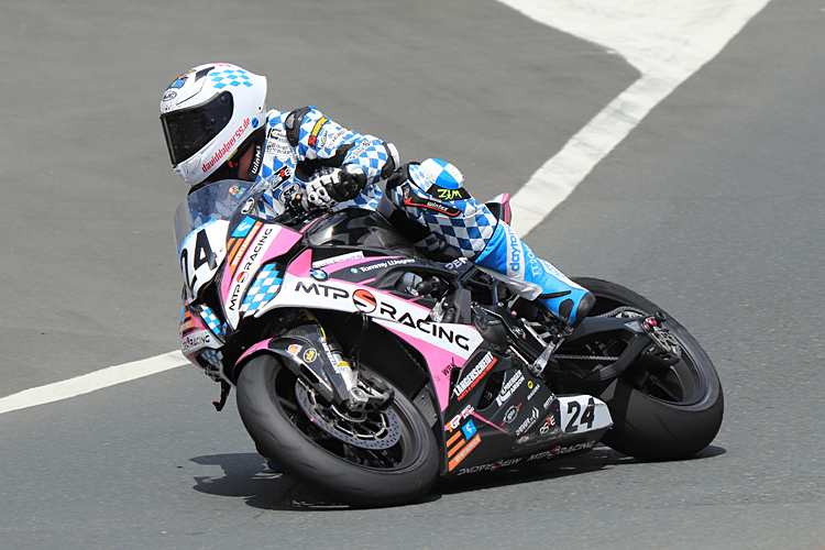 Schon bei der Senior-TT trat David Datzer mit einem speziellen Design an