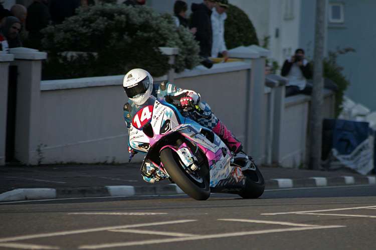 Datzer im Abendlicht beim North West 200