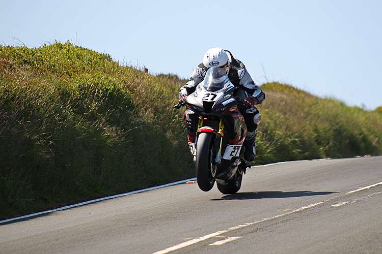 Julian Trummer: Mit Vollgas über die Kuppe