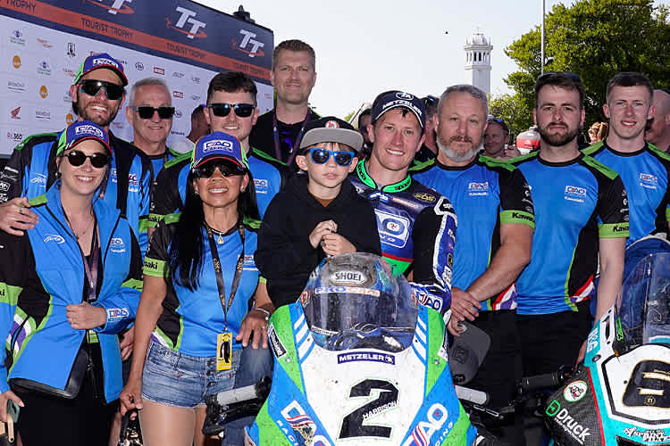 Dean Harrison und das DAO Racing Team