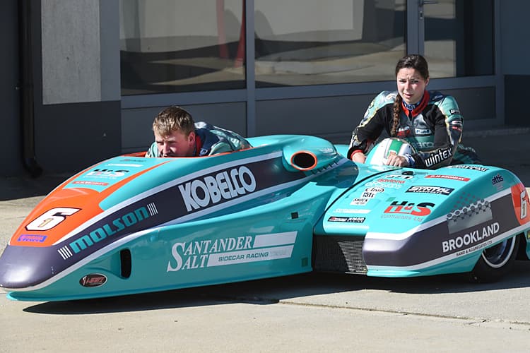 Todd Ellis und Emmanuelle Clément fahren 2024 die Tourist Trophy auf der Isle of Man