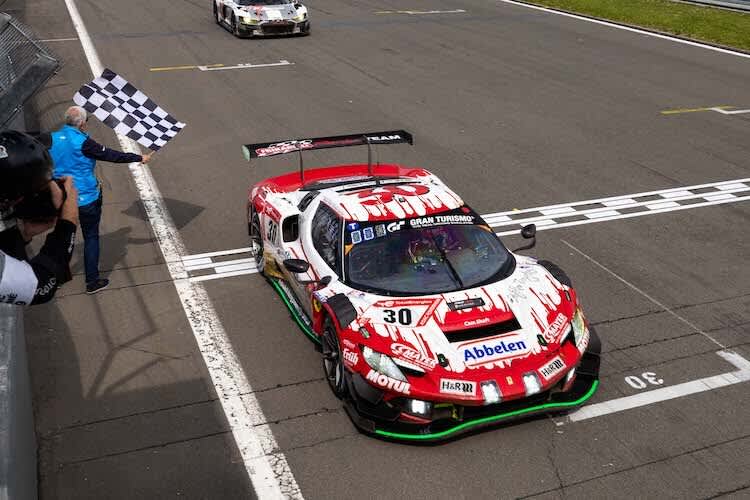  Frikadelli Racing feiert einen emotionalen Debütsieg