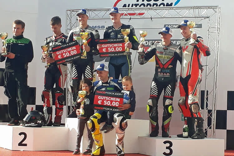 Das Podest nach sechs Stunden