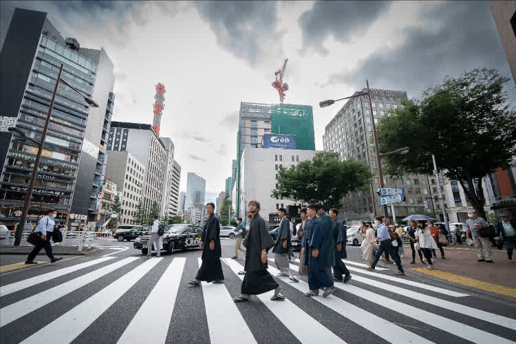 Im Kimono ging es durch das Ginza-Viertel