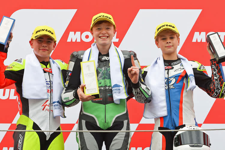 Dustin Schneider darf erstmals in der Mitte stehen