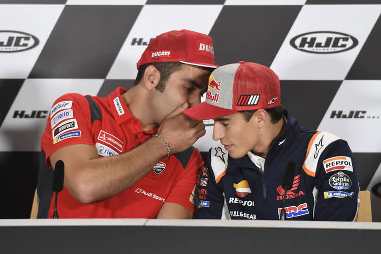 Ein Bild aus alten Tagen: Petrucci als Ducati-MotoGP-Werksfahrer neben Marc Márquez