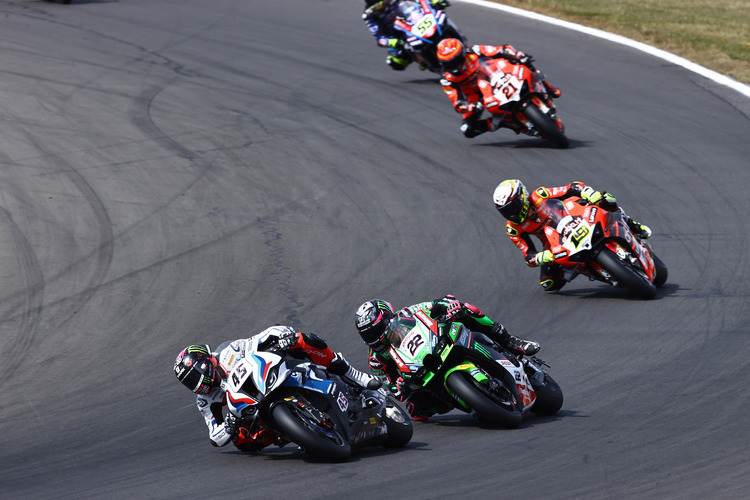 Scott Redding (BMW) besiegte Alex Lowes im Sprintrennen am Sonntag