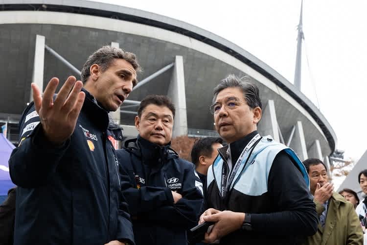   Cyril Abiteboul (li) und Sean Kim (Mi)