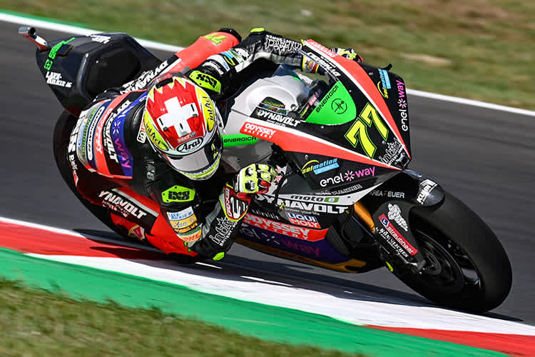 Domi Aegerter auf dem Elektro-Bike 2022