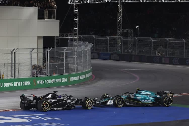 Nach seinem Dreher wurde Fernando Alonso noch von Valtteri Bottas erwischt