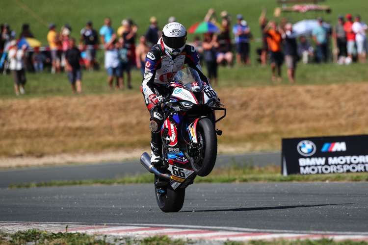 Mit der Wilbers-BMW in Schleiz