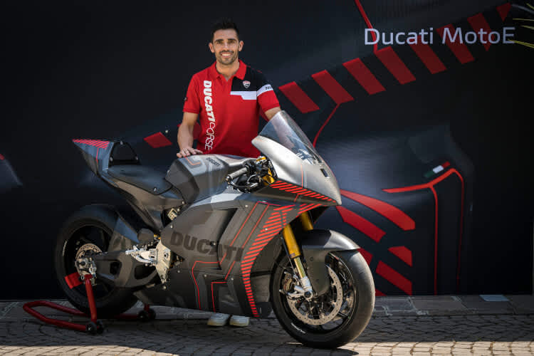 Michele Pirro mit der V21L