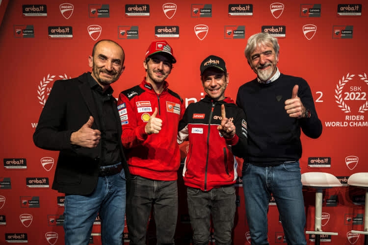 Claudio Domenicali, Pecco Bagnaia, Alvaro Bautista und Gigi Dall'Igna