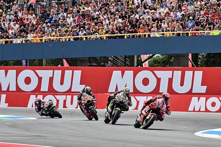 Dutch-TT in Assen: Bagnaia (1) führt vor Bezzecchi, Binder und Quartararo