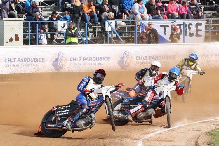 Sieger Dan Bewley vor Jensen, Lebedevs und Ivacic