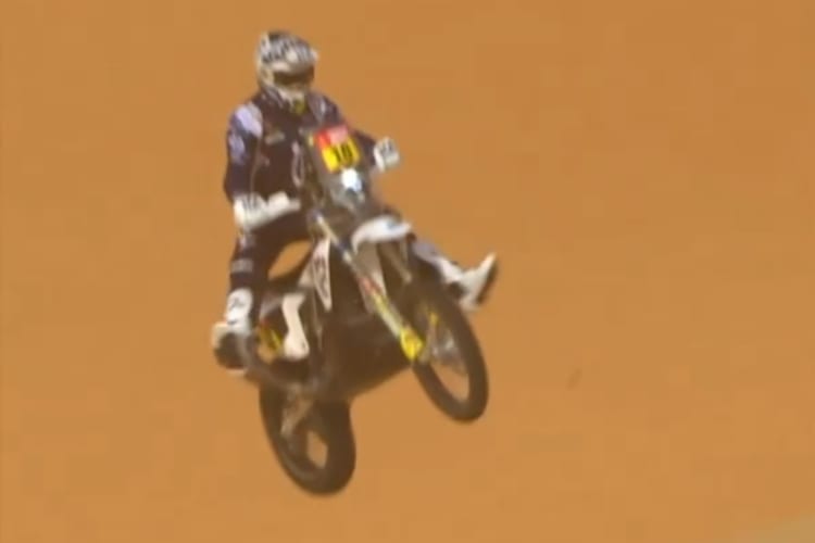 Skyler Howes in der Luft