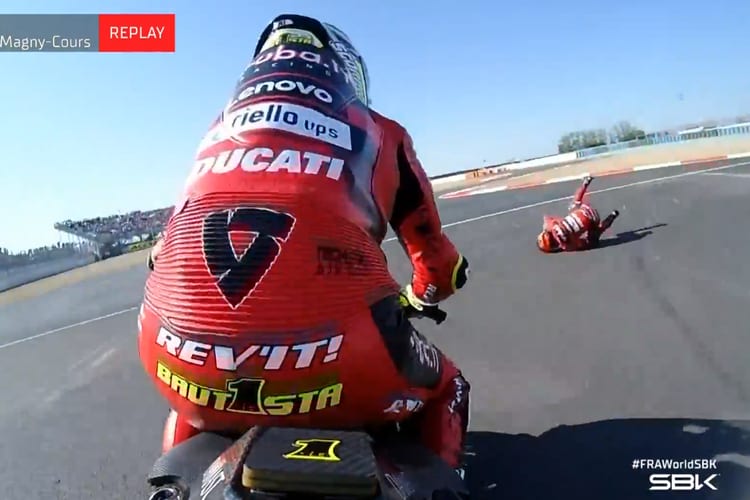 Alvaro Bautista schoss seinen Ducati-Teamkollegen Michael Rinaldi ab