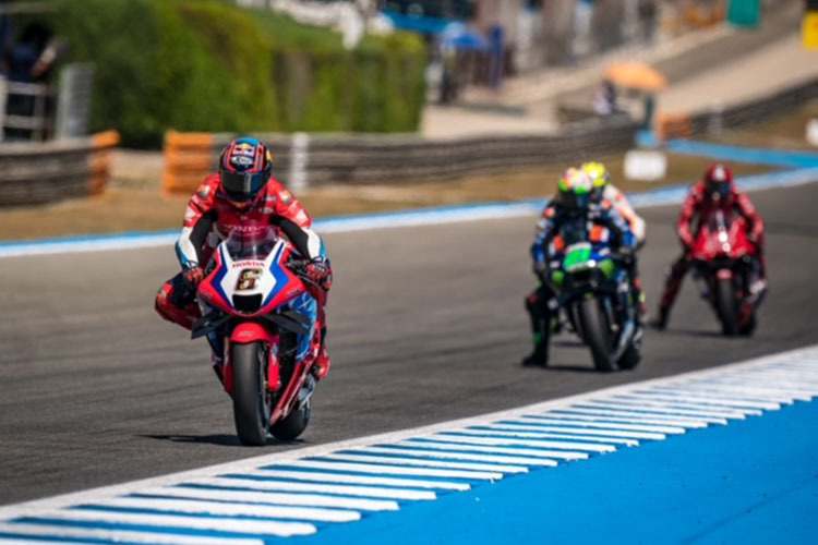 Im Rennen: Bradl (6) vor Morbidelli, Joan Mir und Augusto Fernández
