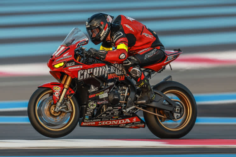 Der Tank an der Honda war zu groß