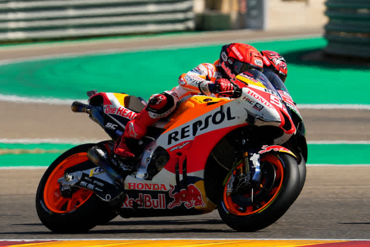 Marc Márquez ging außen an Quartararo vorbei, wenig später kam es zum Zusammenstoß