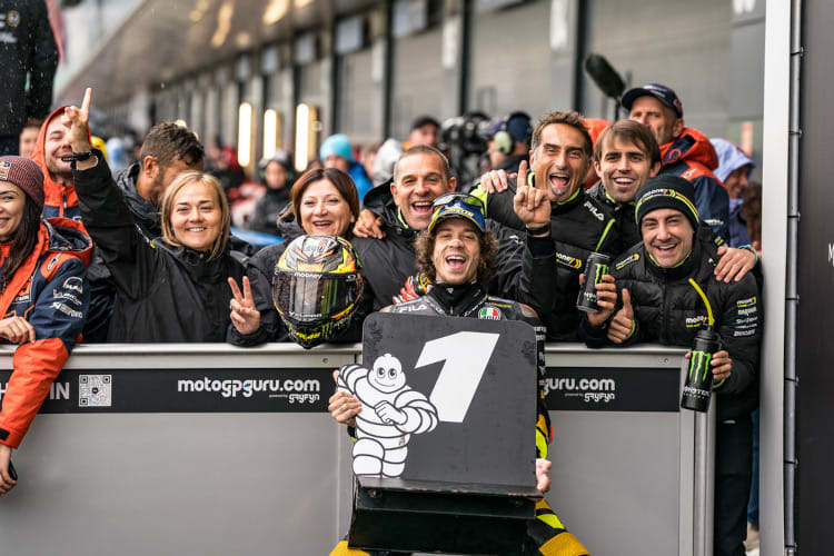 Jubel um Pole-Mann Marco Bezzecchi