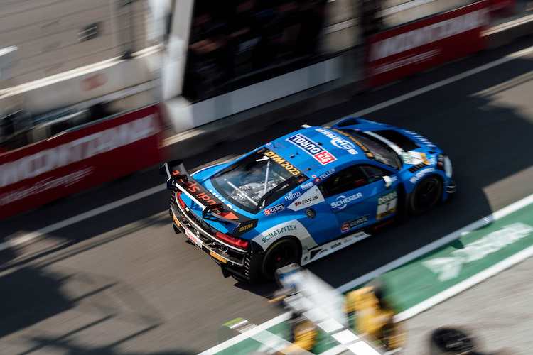  Ricardo Feller nimmt den Sonntagslauf von der Pole-Position auf