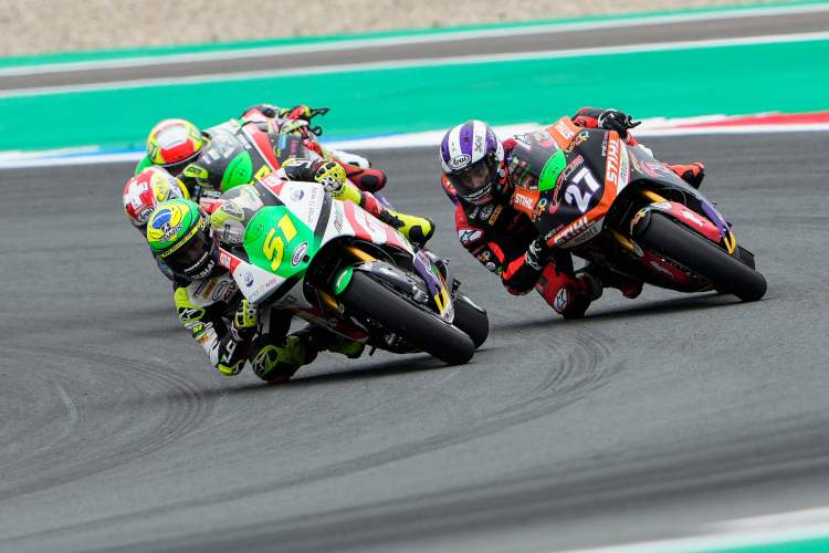 Granado #51 siegt vor Aegerter und Casadei #27