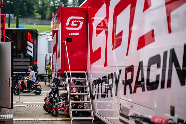Der Umkleideraum von Pol Espargaró bei GASGAS wartet auf die Rückkehr des Stammfahrers