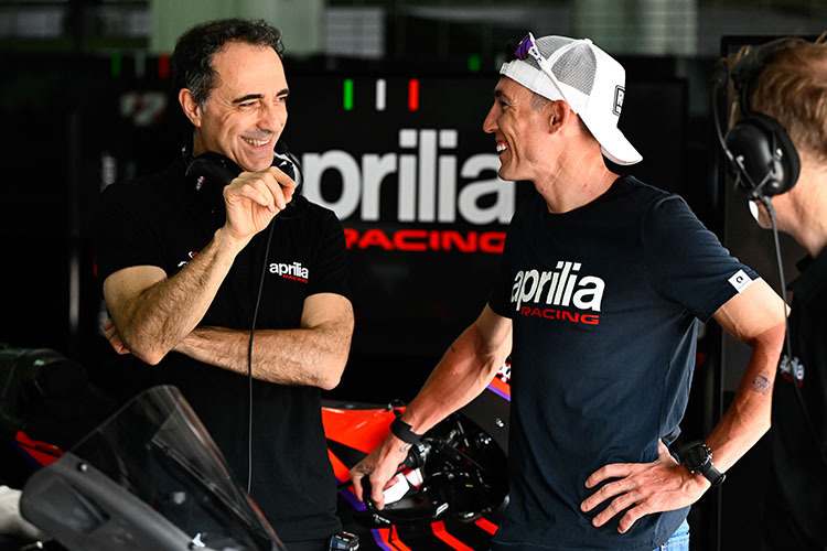 Aleix Espargaró mit Aprilia-Technical Director Romano Albesiano