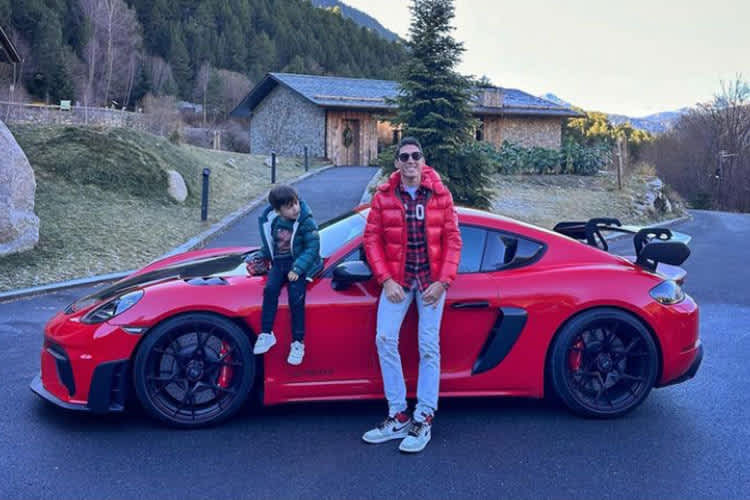 Aleix Espargaró mit seinem Porsche Cayman GT4