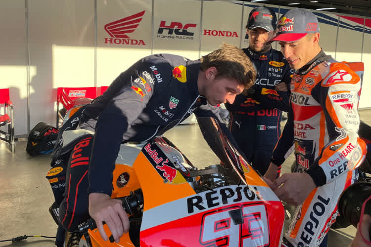 Zwei statt vier Räder: Verstappen auf dem MotoGP-Bike von Márquez