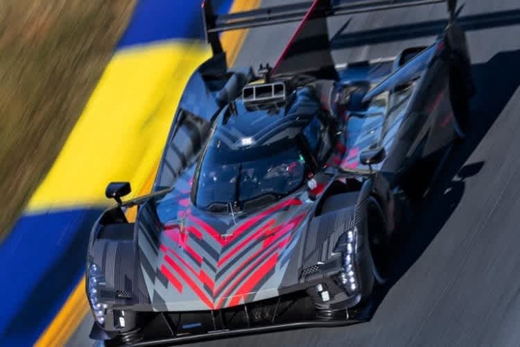 Der Cadillac LMDh bei Testfahrten